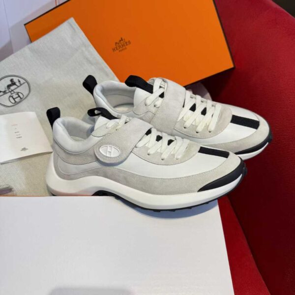 HERMES Sneakers