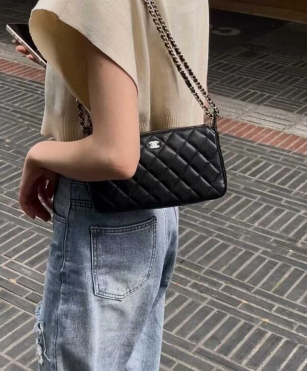 CHANEL Chain armpit bag