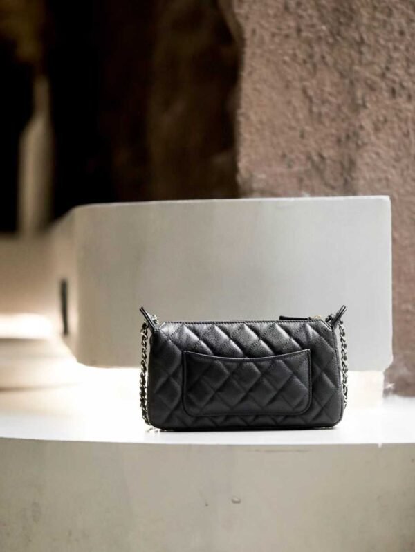 CHANEL Chain armpit bag