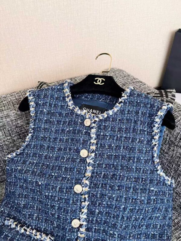 CHANEL Thick waistcoat