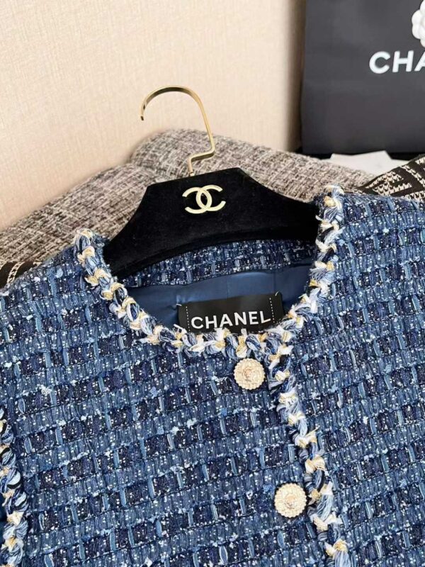 CHANEL Thick waistcoat