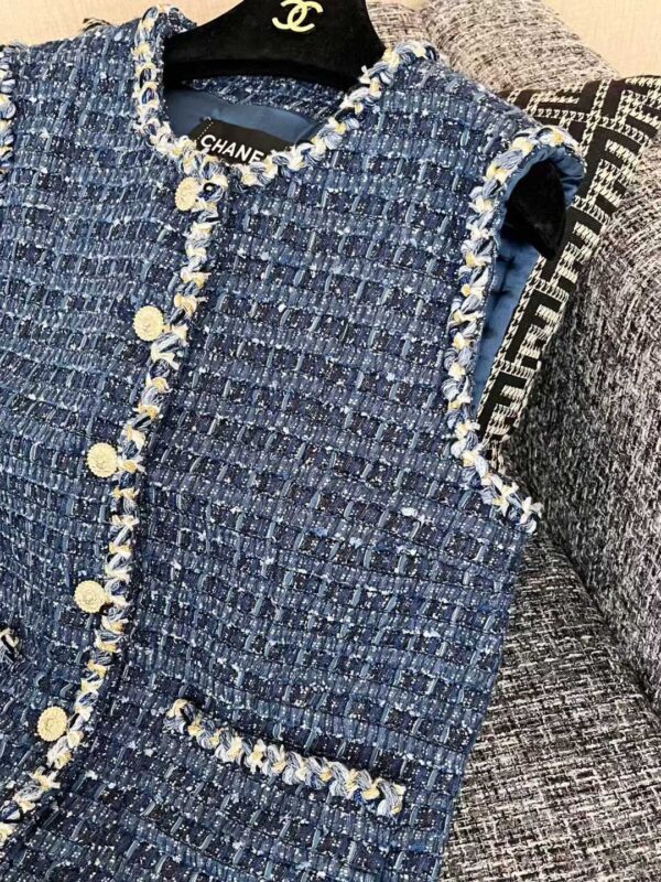 CHANEL Thick waistcoat