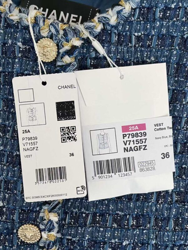 CHANEL Thick waistcoat