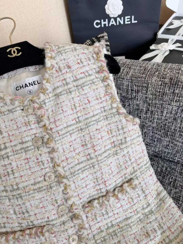 CHANEL Thick waistcoat