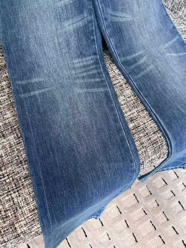 CHANEL Jeans