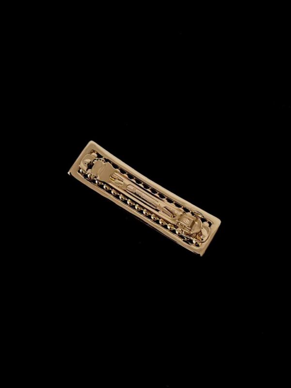 CHANEL Pearl hairpin