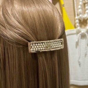 CHANEL Pearl hairpin