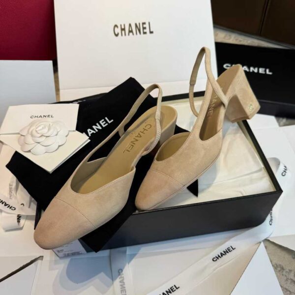 CHANEL  25C High heels