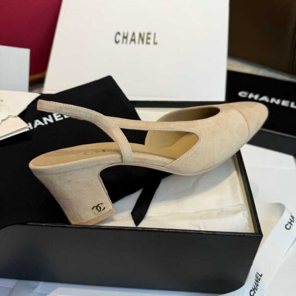 CHANEL  25C High heels