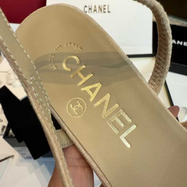 CHANEL  25C High heels