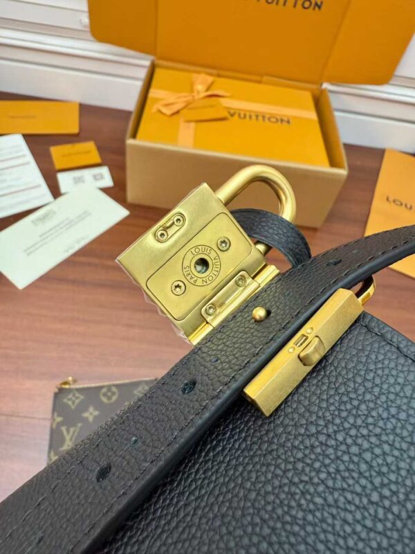 LOUIS VUTTON Low Key All In BB Bag