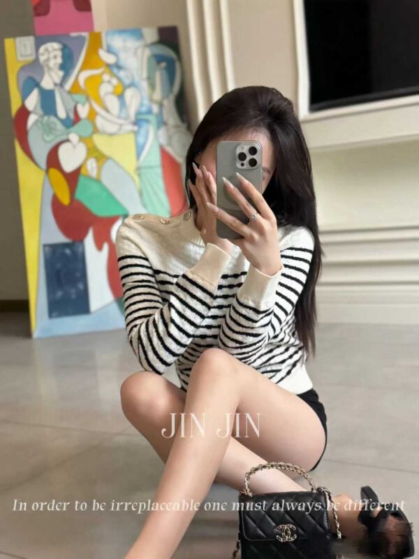 CHANEL Knitted sweaters