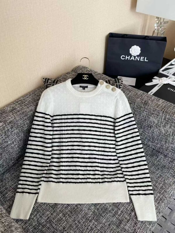 CHANEL Knitted sweaters