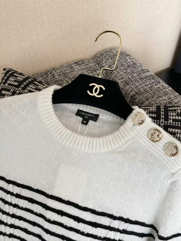 CHANEL Knitted sweaters