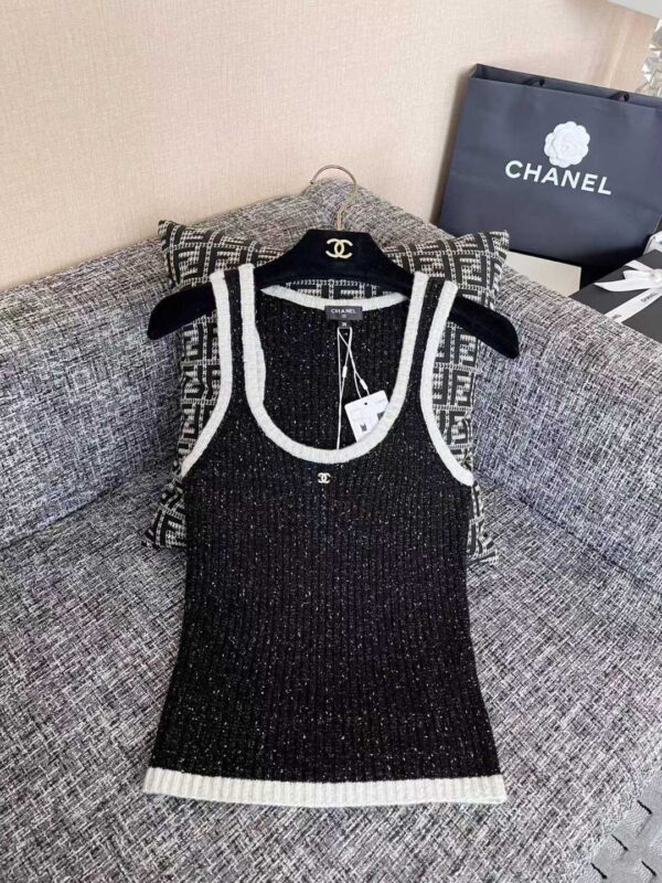CHANEL Knitted vest