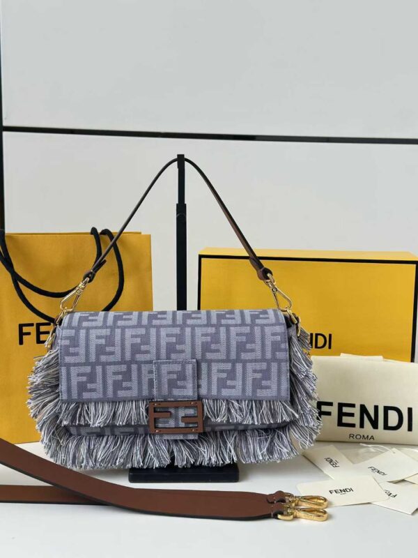 FENDI  Baguette