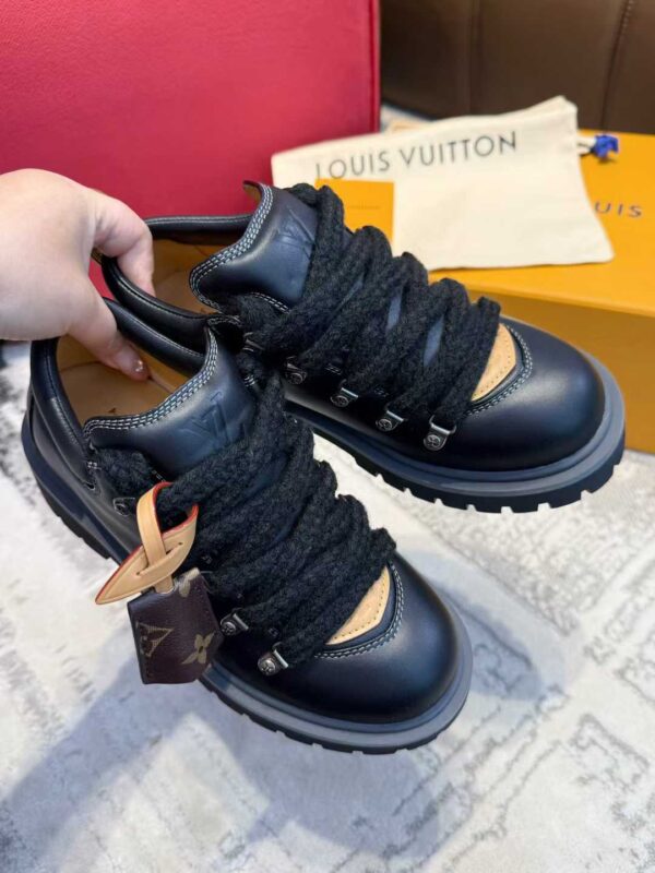 LOUIS VUITTON Vintage hiking boots