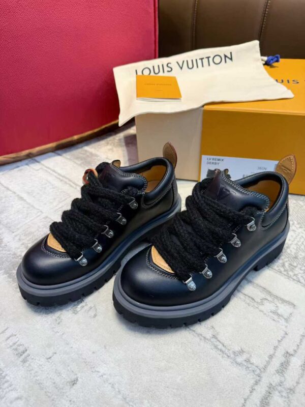 LOUIS VUITTON Vintage hiking boots