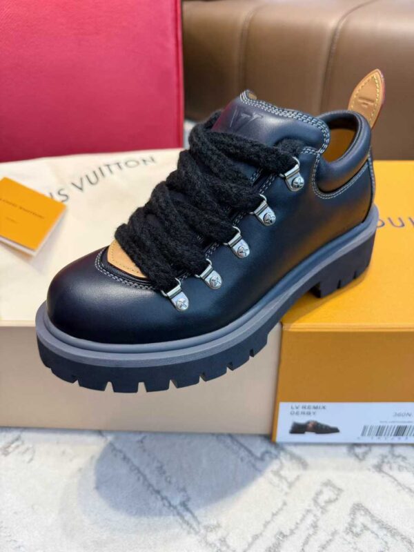 LOUIS VUITTON Vintage hiking boots