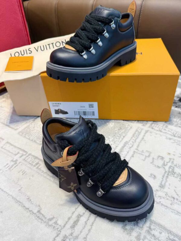 LOUIS VUITTON Vintage hiking boots