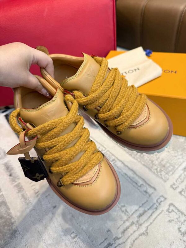 LOUIS VUITTON Vintage hiking boots