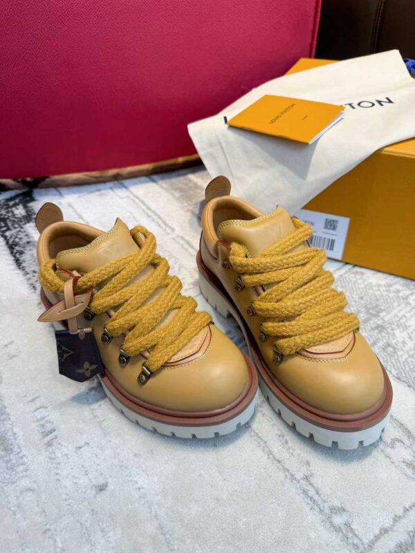 LOUIS VUITTON Vintage hiking boots