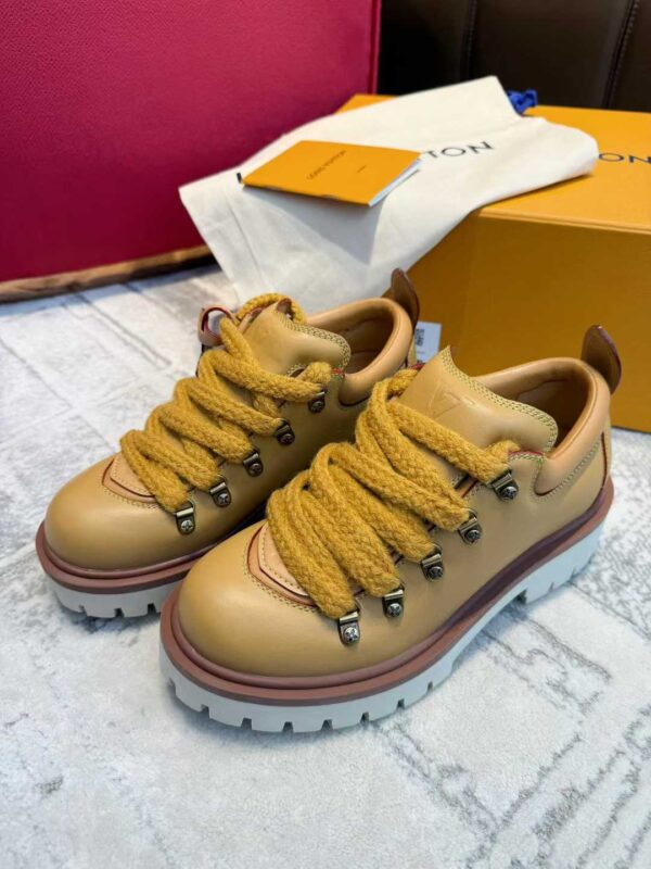 LOUIS VUITTON Vintage hiking boots