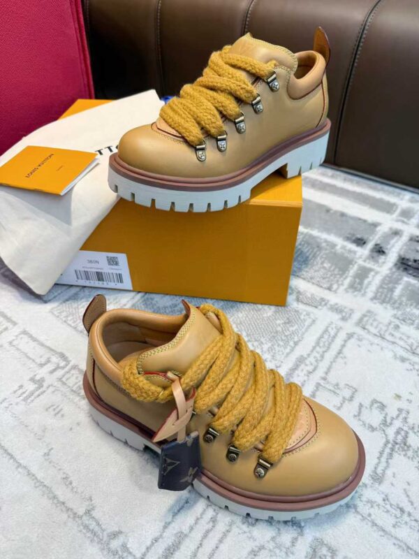 LOUIS VUITTON Vintage hiking boots