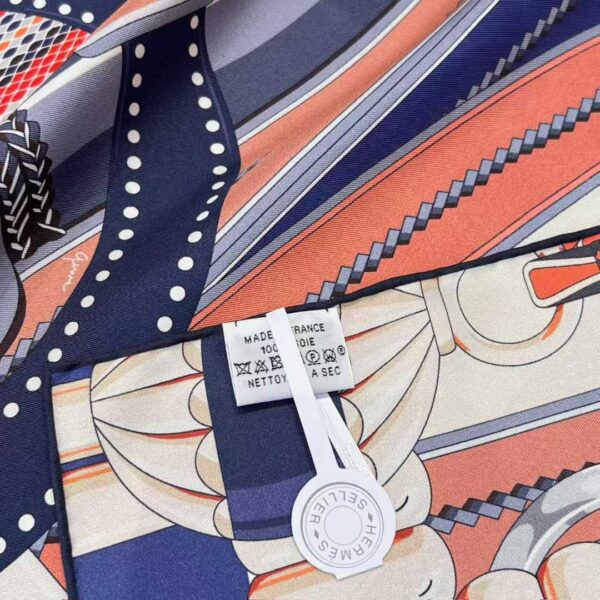 HERMES Silk scarf