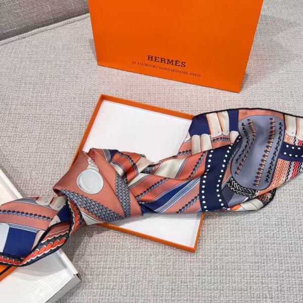 HERMES Silk scarf