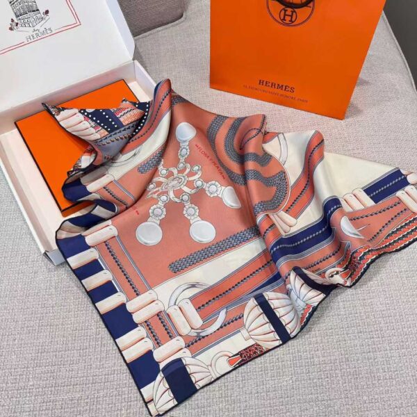 HERMES Silk scarf