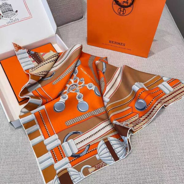 HERMES Silk scarf