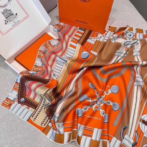 HERMES Silk scarf