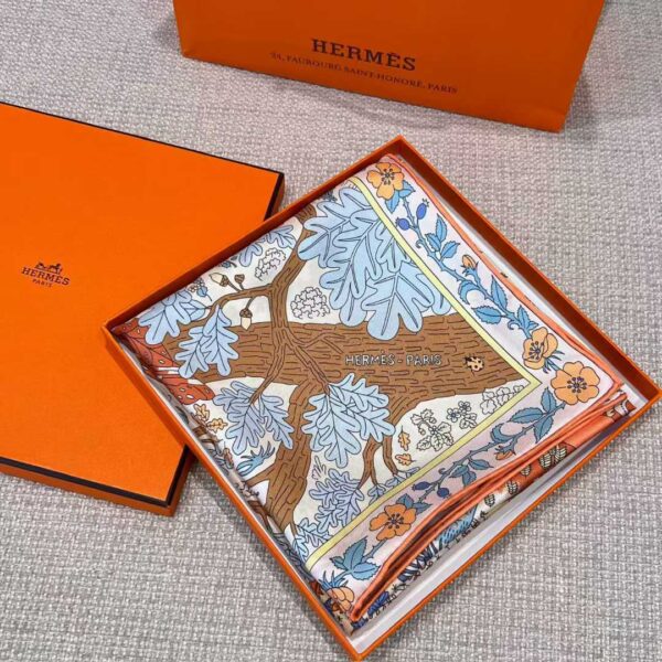 HERMES Silk scarf