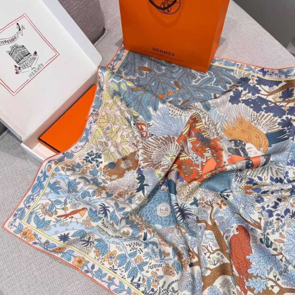 HERMES Silk scarf