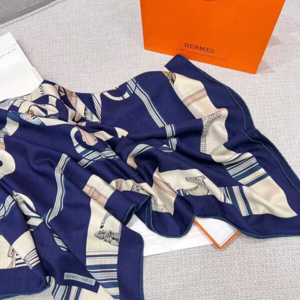 HERMES Silk scarf