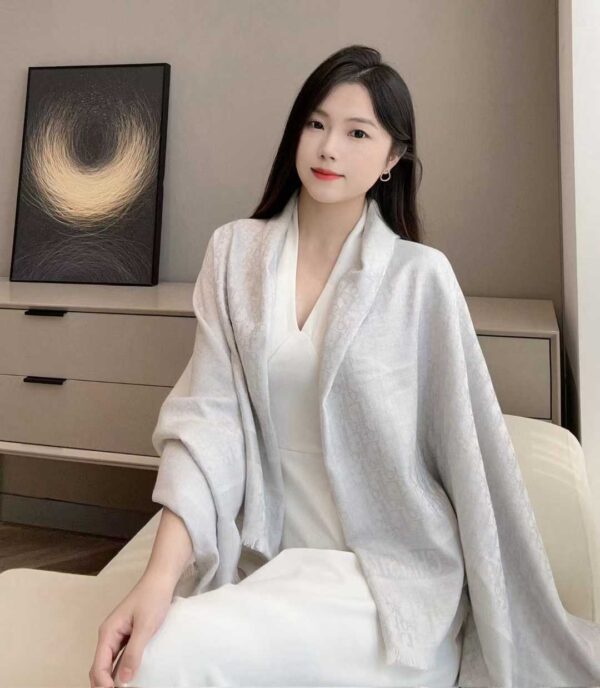 DIOR Shawl