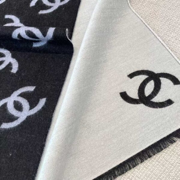 CHANEL Scarf
