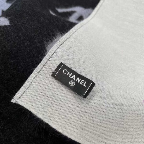 CHANEL Scarf