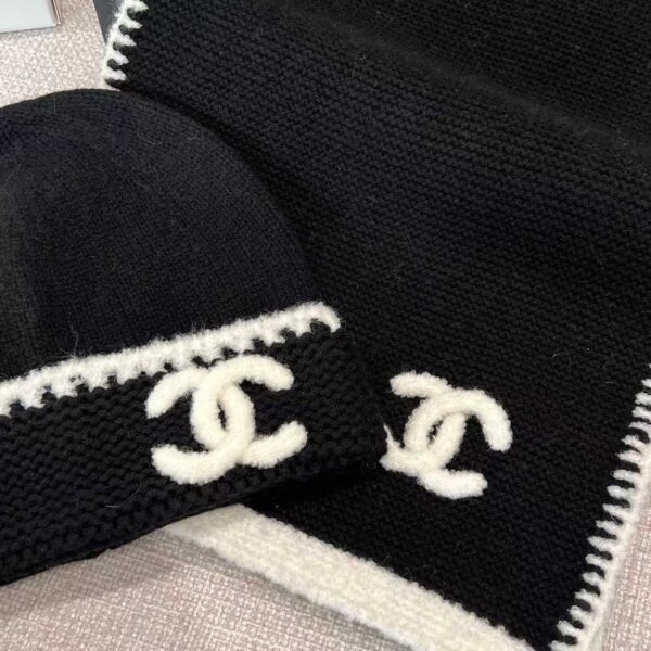 CHANEL Tweed knitted cashmere set