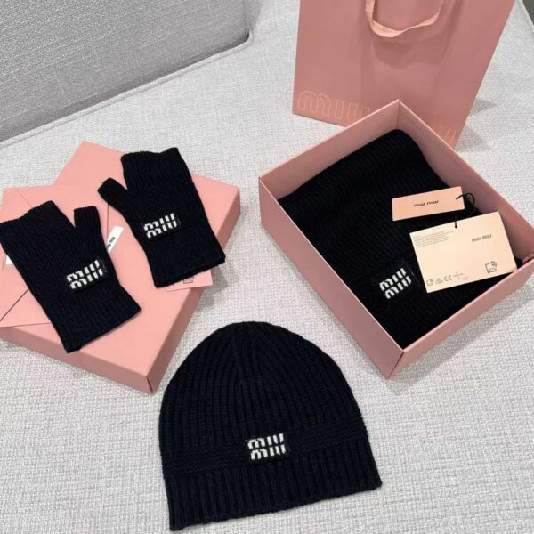 MIUMIU Knitted three-piece set