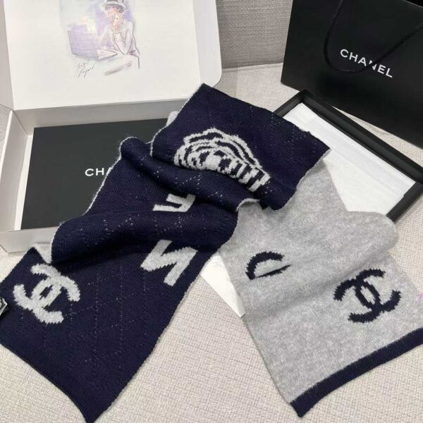 CHANEL Scarf