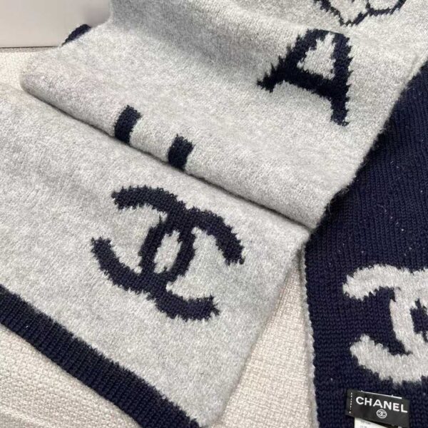 CHANEL Scarf