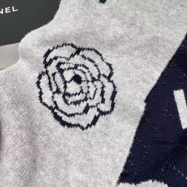 CHANEL Scarf