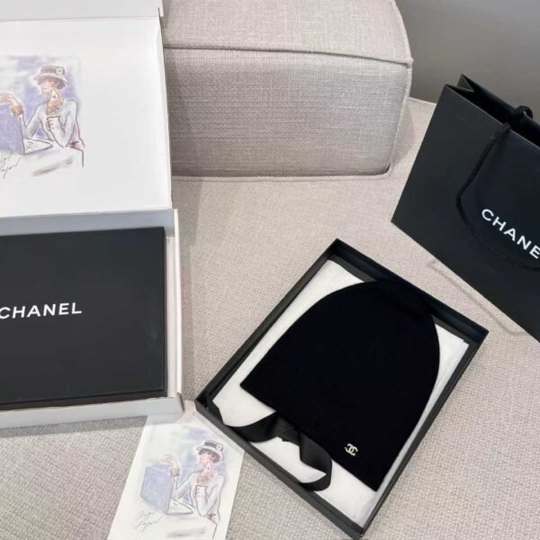 CHANEL Cold hat