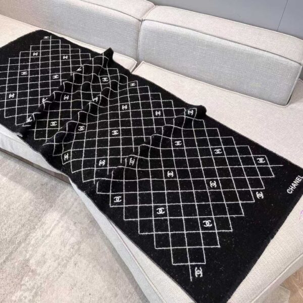 CHANEL Scarf