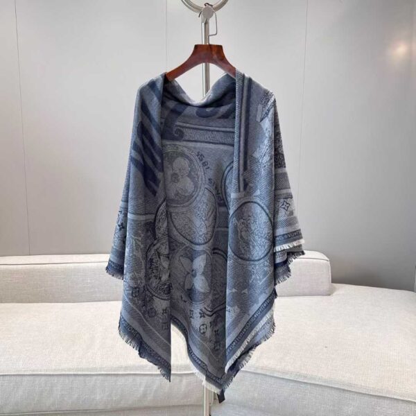 LOUIS VUITTON Shawl