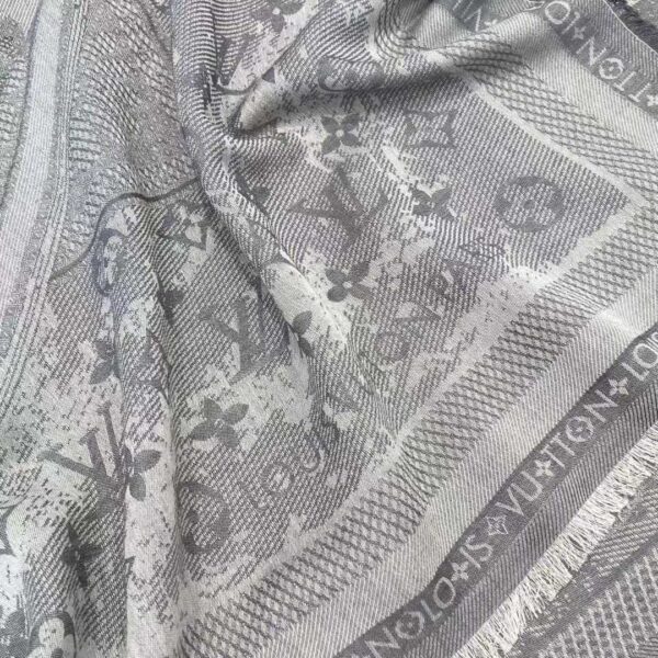 LOUIS VUITTON  Shawl