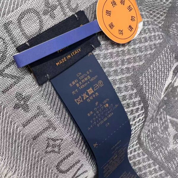LOUIS VUITTON  Shawl