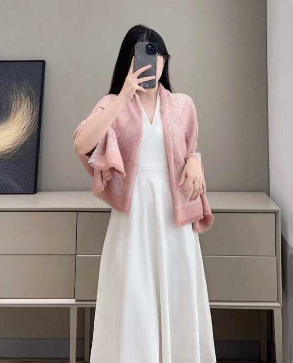 LOUIS VUITTON  Shawl
